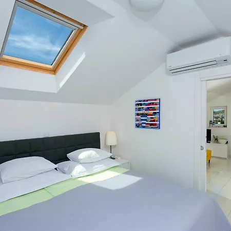 Blue Bay Apartment *