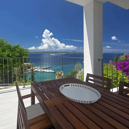 Blue Bay Apartment *