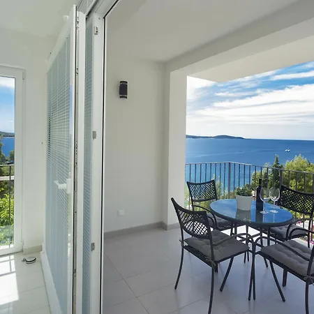 Blue Bay Apartment